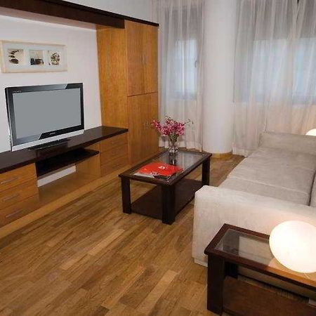 Suites Kris Aeropuerto مدريد المظهر الخارجي الصورة